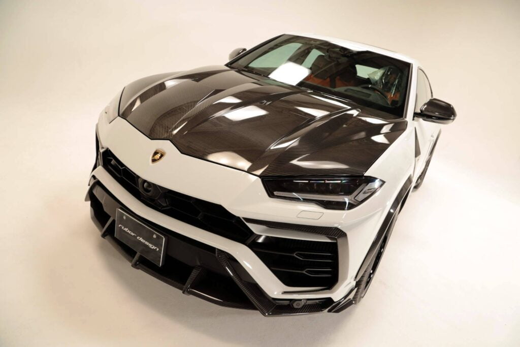 2020 Lamborghini URUS - TOPCAR Design Carbon Body Kit