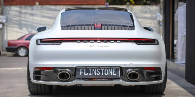 Porsche 992 Carrera by Flinstone Autoparts