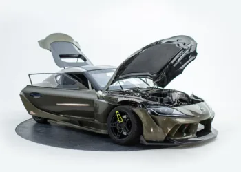 Carbon Kevlar Toyota Supra A90 by HGK