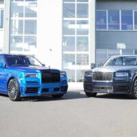 Two customized Rolls-Royce Cullinan with different shades of blue