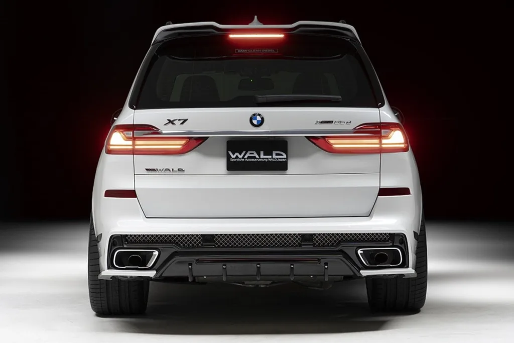 BMW X7 tuned by Wald International